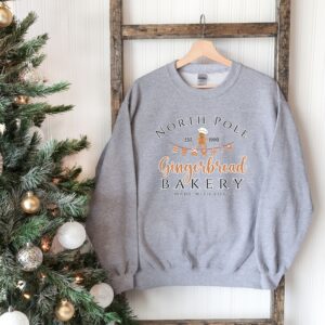 vintage christmas sweatshirt with gingerbread bakery design for women trendy and comfortable holiday apparel obwl8