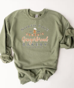 vintage christmas sweatshirt with gingerbread bakery design for women trendy and comfortable holiday apparel td6ve scaled