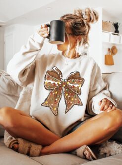Vintage Christmas Sweatshirt with Gingerbread Design and Bow Detail for Women