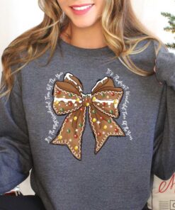 vintage christmas sweatshirt with gingerbread design for holiday cheer and seasonal style p5ddz