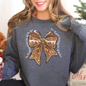 vintage christmas sweatshirt with gingerbread design for holiday cheer and seasonal style p5ddz