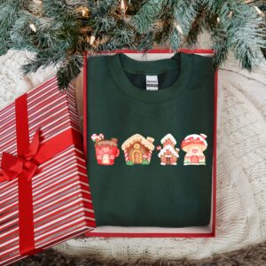 vintage christmas sweatshirt with gingerbread house design for a fun holiday look in crew neck style 3tnq9