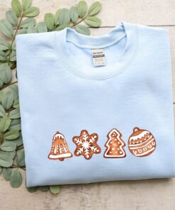 vintage christmas sweatshirt with merry and bright design featuring gingerbread cookies trendy jumper for holiday comfort kx1vx scaled