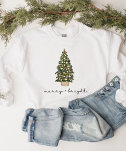 vintage christmas sweatshirt with merry and bright design for holiday celebrations comfortable crewneck style for festive outfits nvi33 scaled