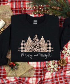 vintage christmas sweatshirt with merry and bright tree design for women featuring a festive forest theme and holiday spirit 1dwek scaled