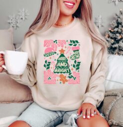Vintage Christmas Sweatshirt with Merry  Bright Trees Design for Women Comfortable Winter Shirt for Holiday Celebrations