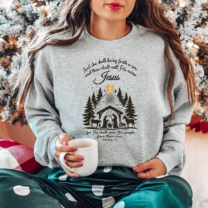 vintage christmas sweatshirt with nativity scene design featuring jesus for religious celebrations and holiday gatherings 2ugap scaled