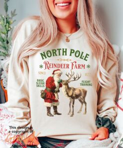 vintage christmas sweatshirt with north pole reindeer design retro style long sleeve shirt for holiday celebrations 3n1jm