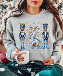 vintage christmas sweatshirt with nutcracker design and faux sequin detail for women holiday crewneck wear dd7p0