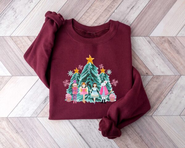 vintage christmas sweatshirt with nutcracker design for holiday celebrations and festive outfits nkzgr scaled