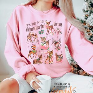 vintage christmas sweatshirt with reindeer design retro rudolph shirt for holiday celebrations comfortable and stylish apparel b4oar