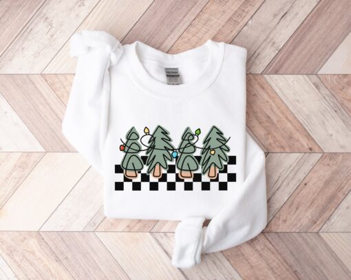 vintage christmas sweatshirt with retro checkered trees design for women comfortable crewneck style for holiday celebrations mpgww