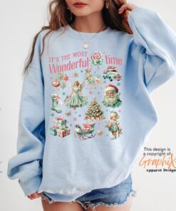 vintage christmas sweatshirt with retro pink design and fun doodle print for winter wear czlyi