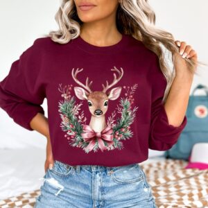 vintage christmas sweatshirt with retro pink reindeer design for women cute holiday apparel for festive celebrations otx3c