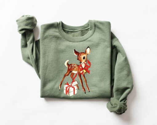 vintage christmas sweatshirt with retro reindeer design for women funny holiday apparel for seasonal celebrations 4vabt