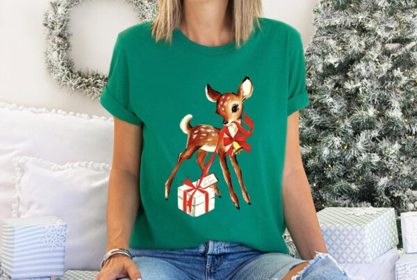 vintage christmas sweatshirt with retro reindeer design for women funny holiday apparel for seasonal celebrations 8wv8o