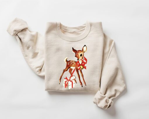 vintage christmas sweatshirt with retro reindeer design for women funny holiday apparel for seasonal celebrations iit8k