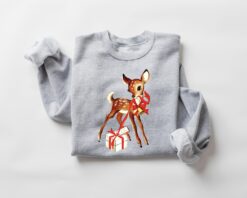 vintage christmas sweatshirt with retro reindeer design for women funny holiday apparel for seasonal celebrations vbkdi