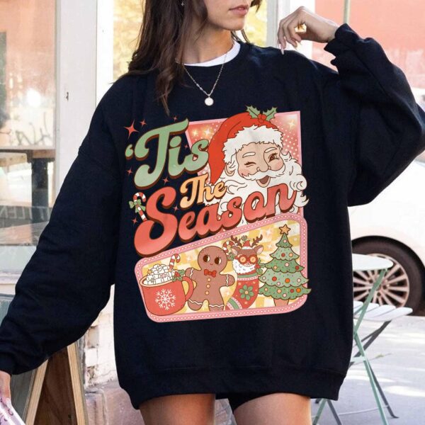 vintage christmas sweatshirt with retro santa claus design and hot cocoa graphic for a fun winter look hb04j