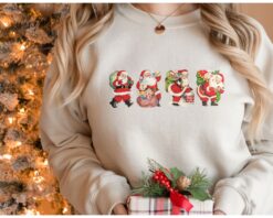 vintage christmas sweatshirt with retro santa design for women comfortable and stylish holiday apparel x76cc