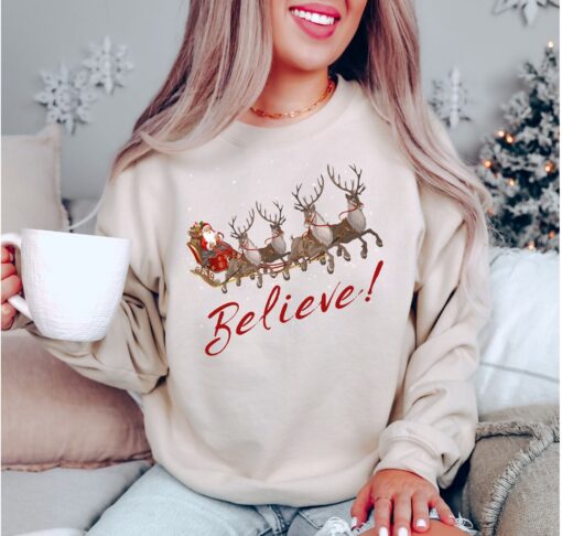 vintage christmas sweatshirt with santa sleigh design retro style long sleeve tee for holiday parties and festive gatherings 8gtw4