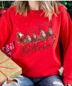 vintage christmas sweatshirt with santa sleigh design retro style long sleeve tee for holiday parties and festive gatherings m5ufh