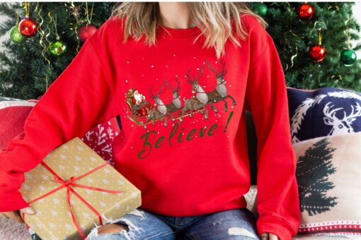 vintage christmas sweatshirt with santa sleigh design retro style long sleeve tee for holiday parties and festive gatherings m5ufh