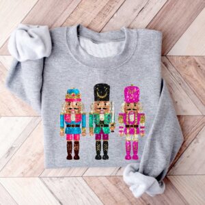 vintage christmas sweatshirt with sequin nutcracker design for family gatherings and holiday celebrations 992lj scaled