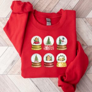 vintage christmas sweatshirt with snowglobe design for women comfortable crewneck style for holiday celebrations and festive outfits 9hdfz