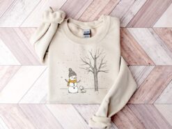 Vintage Christmas Sweatshirt with Snowman Design for Women Comfortable Crewneck Style for Holiday Celebrations and Festive Outfits