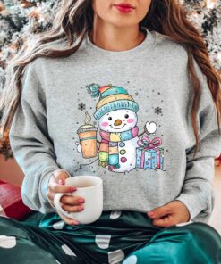 vintage christmas sweatshirt with snowman design for women funny christmas shirt comfortable crewneck style fhfxi