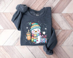Vintage Christmas Sweatshirt with Snowman Design for Women  Funny Christmas Shirt  Comfortable Crewneck Style
