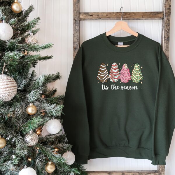 vintage christmas sweatshirt with tree cake design for holiday celebrations and festive gatherings tnkz5 scaled