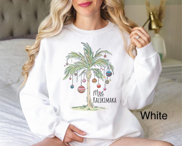 vintage christmas sweatshirt with tropical palm tree design for beach vacation and family gatherings mele kalikimaka theme nsjui