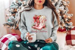 vintage christmas sweatshirt with western santa design for country style holiday wear n5c9x