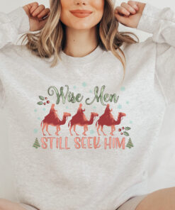 vintage christmas sweatshirt with wise men still seek him design jesus is the reason for the season religious apparel 56h3m scaled