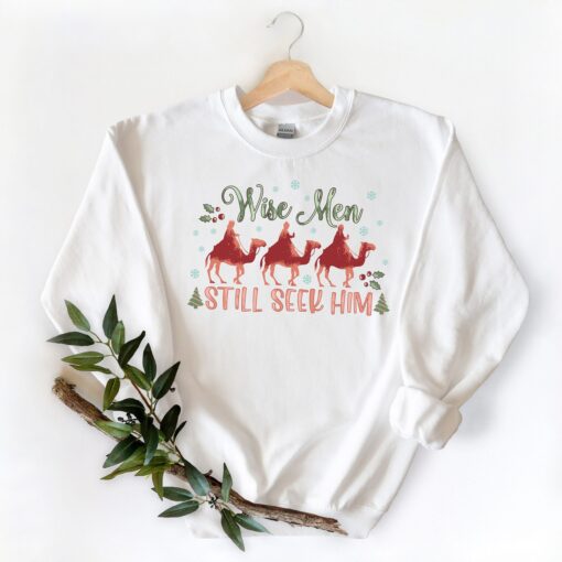 vintage christmas sweatshirt with wise men still seek him design jesus is the reason for the season religious apparel w4yzy scaled