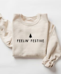 vintage christmas sweatshirt womens crewneck feelin festive design perfect for holiday gatherings and work events jmbqu