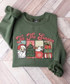 vintage christmas sweatshirt womens crewneck retro santa design for holiday celebrations nrvis