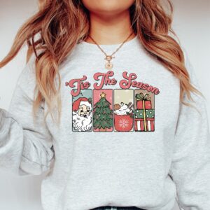 vintage christmas sweatshirt womens crewneck retro santa design for holiday celebrations xvyk8