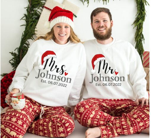 vintage christmas sweatshirts for couples matching design mr and mrs newlywed style comfortable holiday apparel ewnip