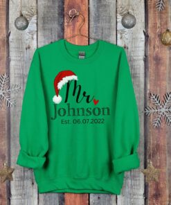 vintage christmas sweatshirts for couples matching design mr and mrs newlywed style comfortable holiday apparel unyxl