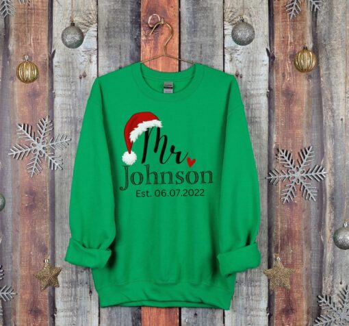 vintage christmas sweatshirts for couples matching design mr and mrs newlywed style comfortable holiday apparel