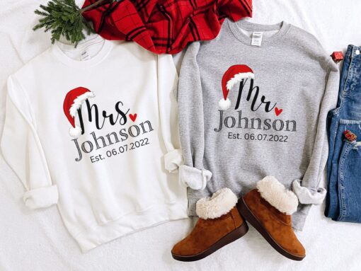 vintage christmas sweatshirts for couples matching design mr and mrs newlywed style comfortable holiday apparel