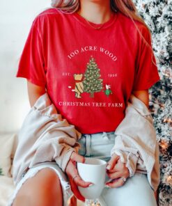 vintage christmas t shirt featuring winnie the pooh and piglet for kids and adults classic holiday design for festive winter celebrations mqfuf scaled