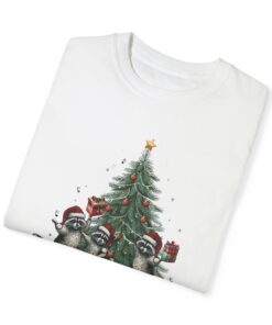 vintage christmas t shirt feral raccoon design funny holiday tee with christmas tree graphic ideal for winter celebrations wkbr9