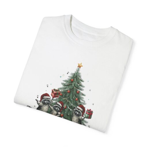 vintage christmas t shirt feral raccoon design funny holiday tee with christmas tree graphic ideal for winter celebrations wkbr9