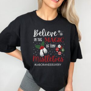 vintage christmas t shirt for labor and delivery nurses nicu nurse holiday tee with tiny mistletoes design 2wiob