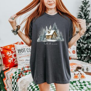 vintage christmas t shirt for winter cabin adventures featuring let it snow design and pine tree loungewear comfort ereiz