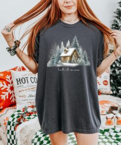 vintage christmas t shirt for winter cabin adventures featuring let it snow design and pine tree loungewear comfort ereiz scaled